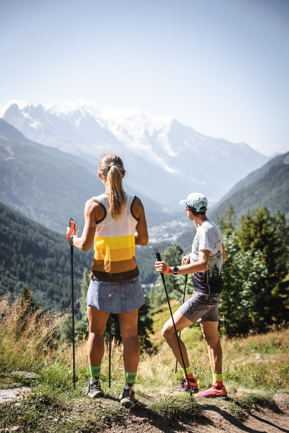 OTSO Ultralight Foldable Carbon Poles for Trail Running and Trekking - Black